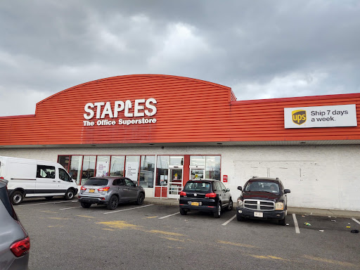 Office Supply Store «Staples», reviews and photos, 51-10 Broadway, Woodside, NY 11377, USA