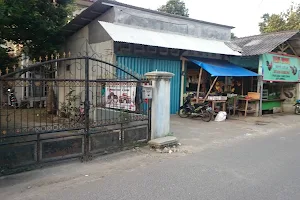 Nasi Uduk Ayam & Bebek Goreng image