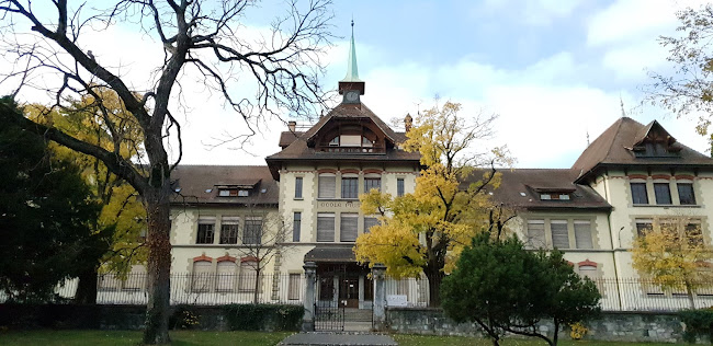 Rezensionen über École Des Cropettes in Genf - Schule