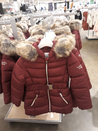 Stores to buy women's coats Nuremberg