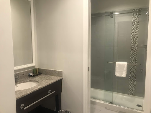 Hotel «Nationwide Hotel & Conference Center», reviews and photos, 100 Green Meadows Dr S, Lewis Center, OH 43035, USA