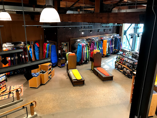 Ski shops in Seattle