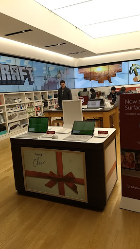 Computer Store «Microsoft Store - Westfield San Francisco Centre», reviews and photos, 845 Market St #257, San Francisco, CA 94103, USA