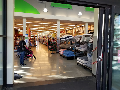 Pet Supply Store «Pet Food Express», reviews and photos, 320 S Lake Ave, Pasadena, CA 91101, USA