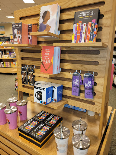 Book Store «Barnes & Noble», reviews and photos, 3195 28th St SE, Grand Rapids, MI 49512, USA