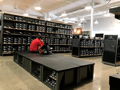 Clothing Store «Under Armour Factory House», reviews and photos, 321 Nut Tree Rd #232, Vacaville, CA 95687, USA