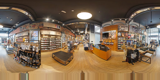 Shoe Store «Vans», reviews and photos, 28 E Colorado Blvd, Pasadena, CA 91105, USA