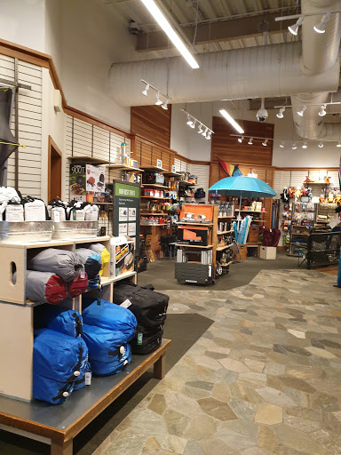 Clothing Store «L.L. Bean», reviews and photos, 6 Wayside Rd, Burlington, MA 01803, USA