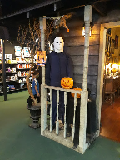 Shopping Mall «Burbank Empire Center», reviews and photos, 1800 W Empire Ave, Burbank, CA 91504, USA