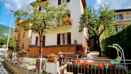 Casa Heidi di Cristina Menguzzo Via C. Battisti, 17, 38053 Castello Tesino TN, Italia