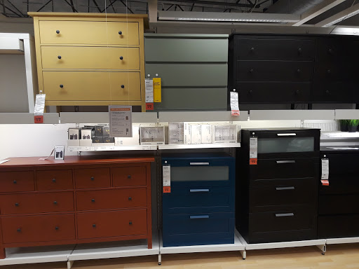 Stores to buy custom-made chests of drawers San Diego