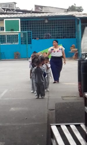 Unidad Educativa Comunitaria Intercultural Bilingüe "Santiago De Guayaquil" - Escuela