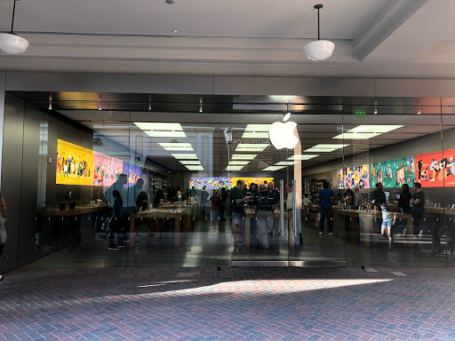 Computer Store «Apple Short Pump Town Center», reviews and photos, 11800 W Broad St, Henrico, VA 23233, USA