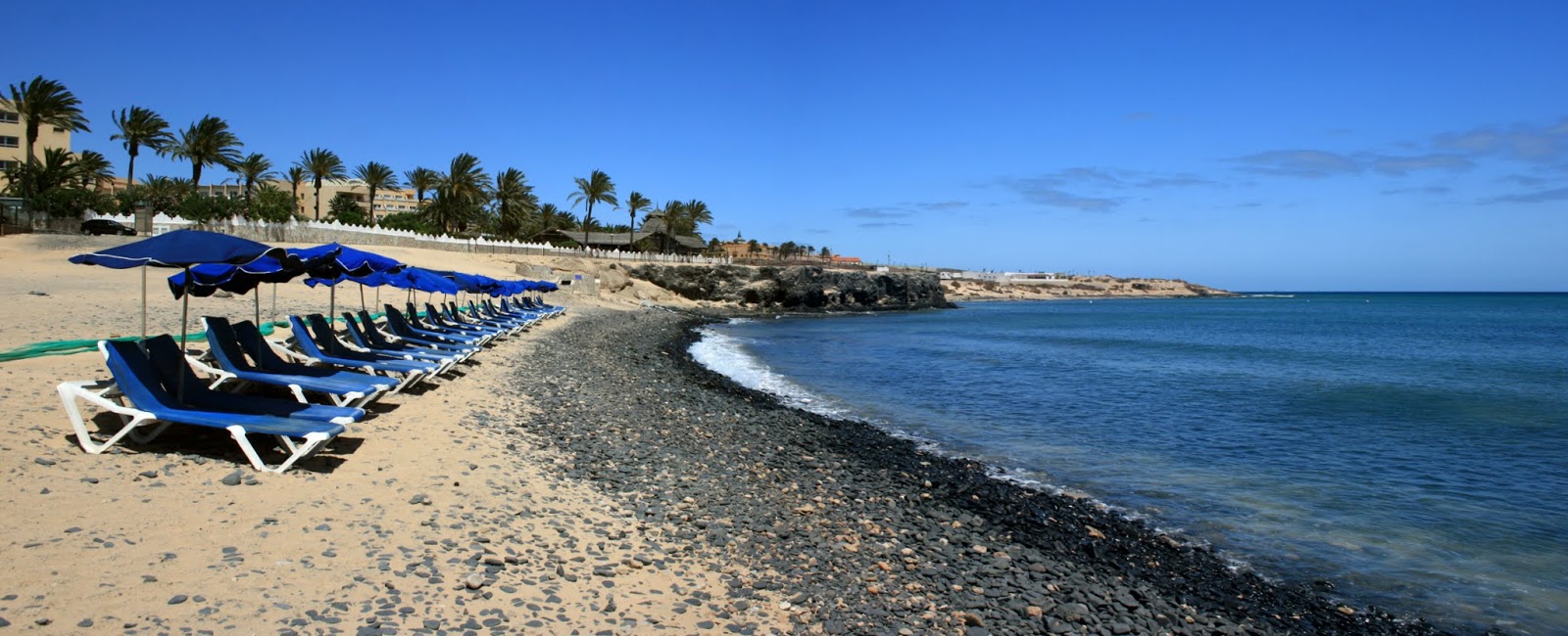 Foto di Playa de los Molinos con baia piccola