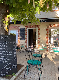 Atmosphère du Restaurant La P'tite Place à Les Moutiers-en-Retz - n°2