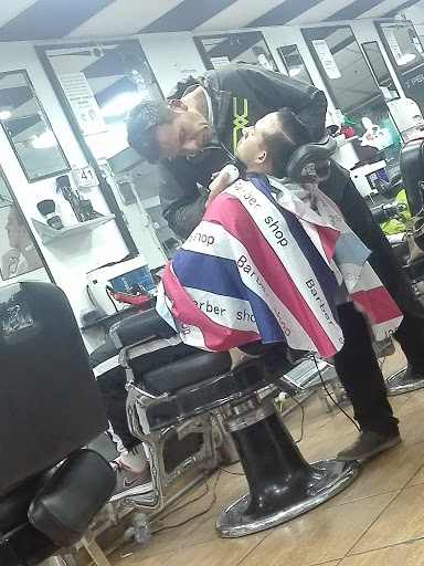 Dpelos barber shop