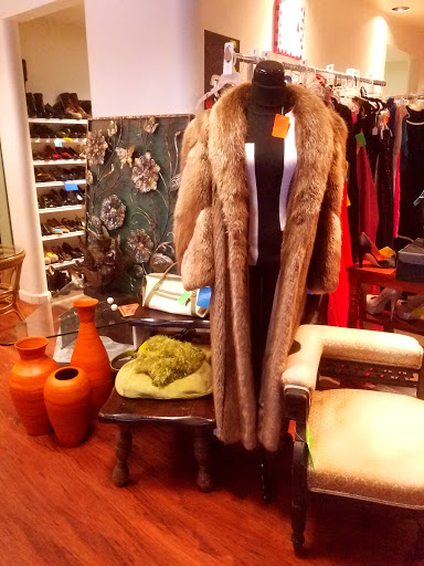 Consignment Shop «Brand Used Thrift And Consignment Shop», reviews and photos, 157 Dolson Ave, Middletown, NY 10940, USA