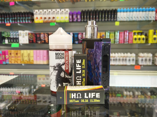 Tobacco Shop «Habits Vape & Smoke shop», reviews and photos, 8391 Folsom Blvd, Sacramento, CA 95826, USA