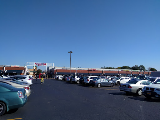 Shopping Mall «Plainview Shopping Center», reviews and photos, 381 S Oyster Bay Rd, Plainview, NY 11803, USA