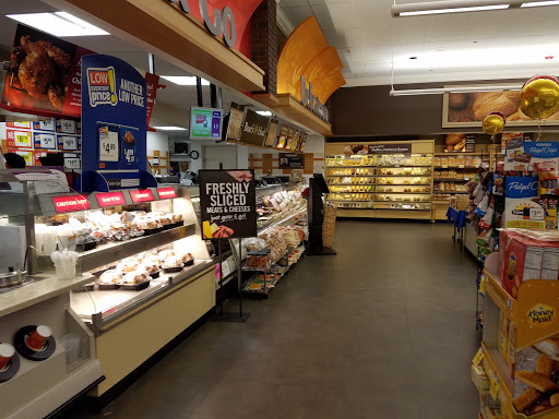 Grocery Store «Stop & Shop», reviews and photos, 105 Alewife Brook Pkwy, Somerville, MA 02144, USA