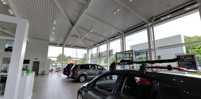 Reviews of Inchcape Volkswagen Swindon in Swindon - Car dealer