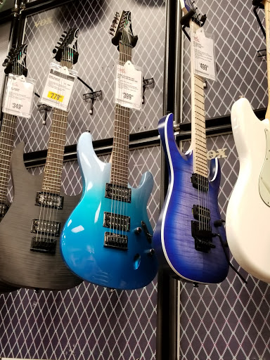 Shopping Mall «South Valley Plaza Shopping Center», reviews and photos, 6940 Chestnut St, Gilroy, CA 95020, USA