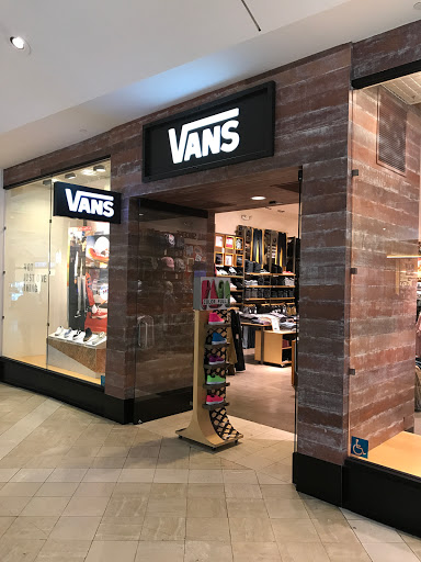 Vans, 13730 Riverside Dr, Sherman Oaks, CA 91423, USA, 