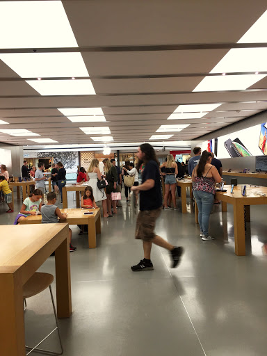 Computer Store «Apple Westfarms», reviews and photos, 500 W Farms Mall, Farmington, CT 06032, USA