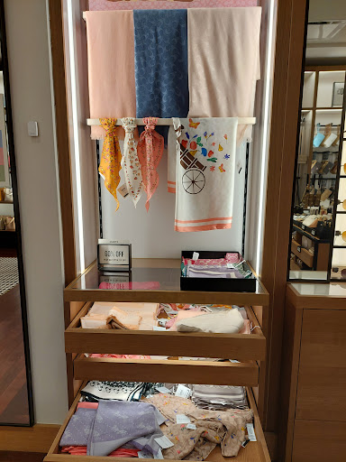 Shopping Mall «Queenstown Premium Outlets», reviews and photos, 441 Outlet Center Dr, Queenstown, MD 21658, USA