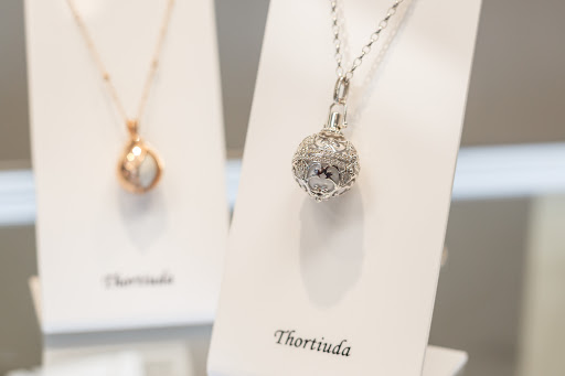 Jewelry Repair Service «Dunbar Jewelers», reviews and photos, 435 Hartford Turnpike, Vernon, CT 06066, USA