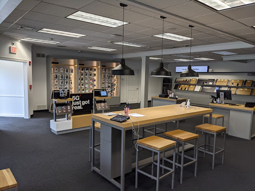Verizon Authorized Retailer, TCC, 41 N Londonderry Square, Palmyra, PA 17078, USA, 