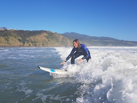 Raglan Backpackers Surf School, Surf Lessons, Surf Camp