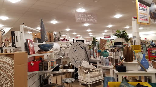 Marshalls & HomeGoods