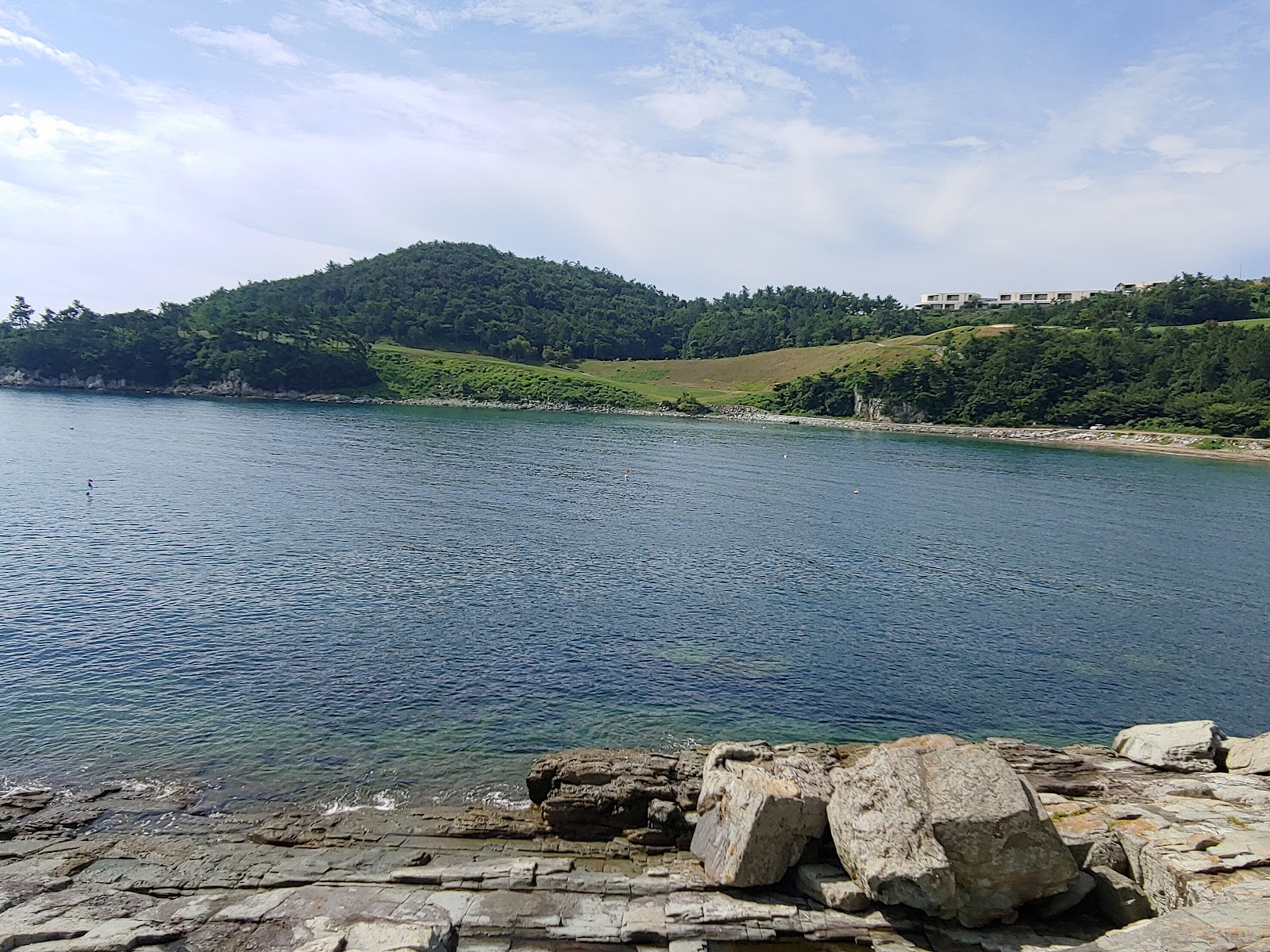 Foto von Mosanggae Beach und die siedlung