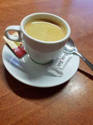 LE CHIN'S BAR à Renazé