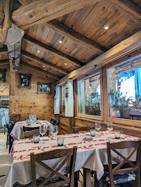 Atmosphère du Restaurant de cuisine européenne moderne La Poya à Châtel - n°2