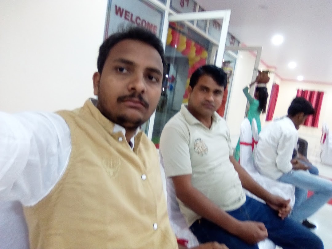 संदीप चतुर्वेदी लेखापाल प्रा. स्वा. के. मड़वास