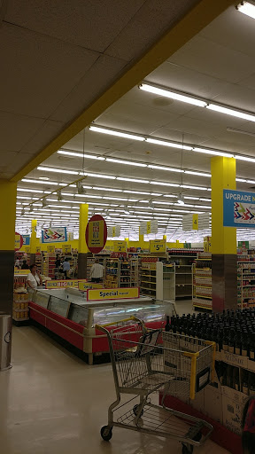 Grocery Store «Fresco y Más», reviews and photos, 3701 NW 7th St, Miami, FL 33126, USA