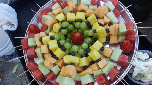 Grocery Store «Harvest Fresh Grocery & Deli», reviews and photos, 251 NE 3rd St, McMinnville, OR 97128, USA