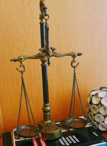 R. João Lúcio Azevedo 53 1°, sala 4, 4200-339 Porto