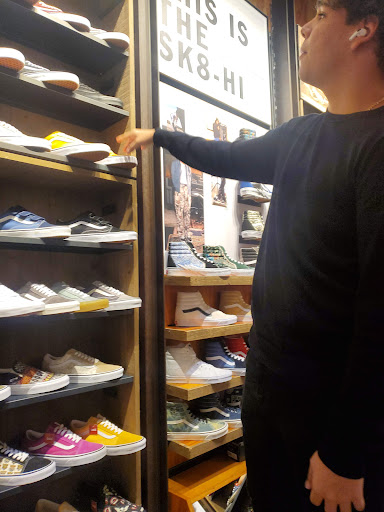 Shoe Store «Vans», reviews and photos, 4500 N Oracle Rd #194, Tucson, AZ 85705, USA