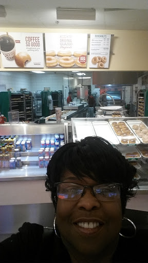 Bakery «Krispy Kreme Doughnuts», reviews and photos, 201 N Veterans Pkwy, Bloomington, IL 61704, USA