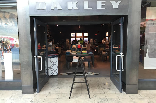 Sunglasses Store «Oakley Store», reviews and photos, 7021 S Memorial Dr #286-A, Tulsa, OK 74133, USA