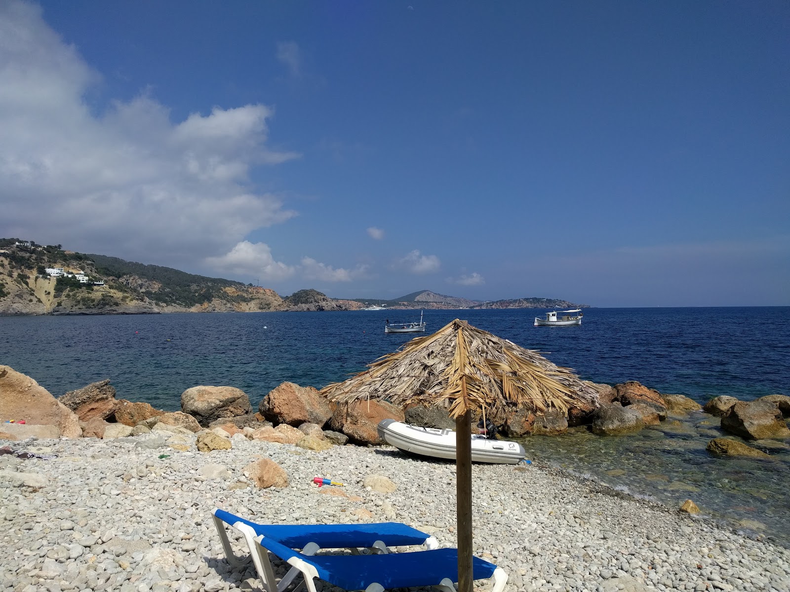 Foto av Cala des Cubells beläget i naturområde