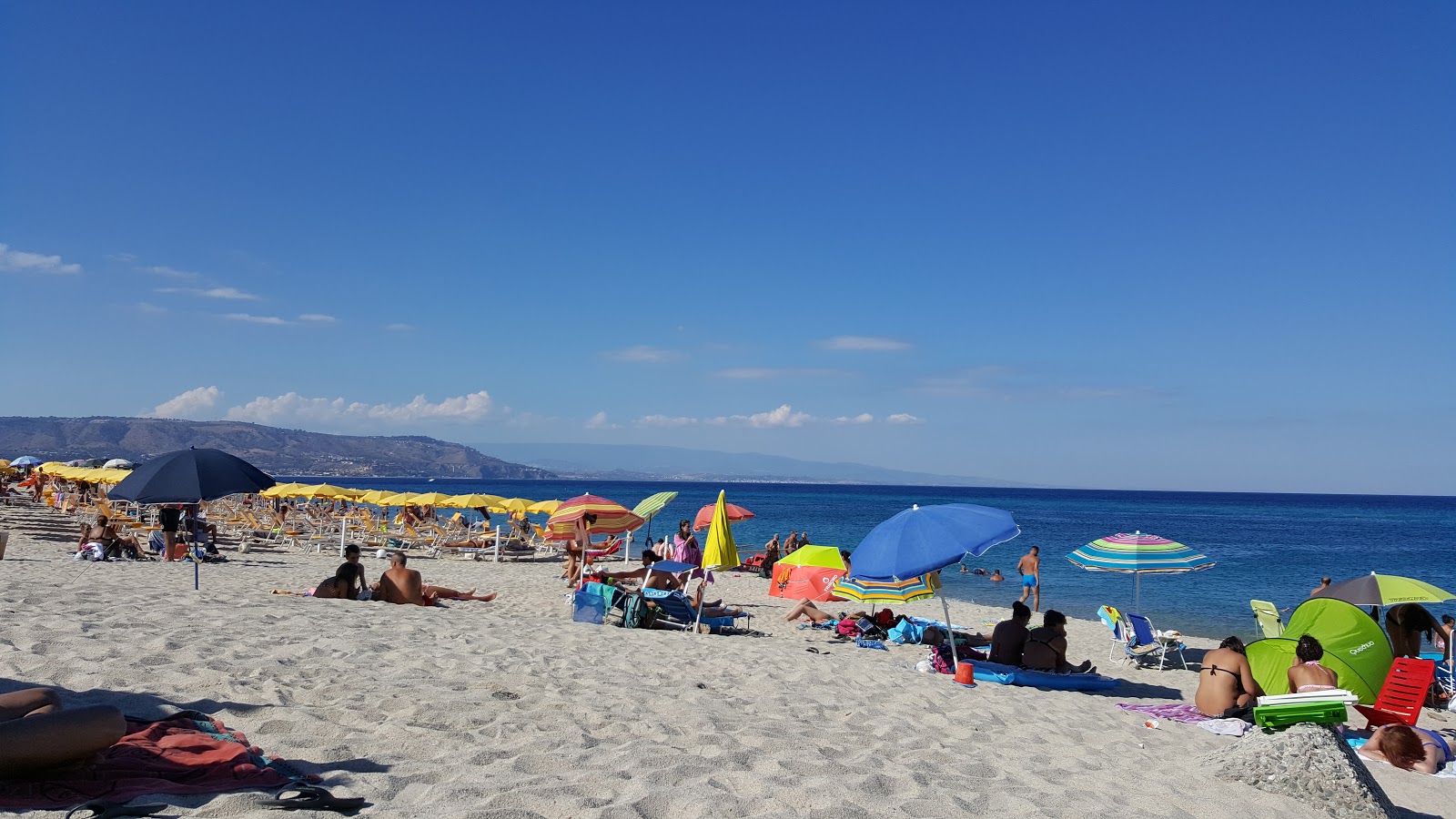 Foto di Spiaggia Soverato area del resort sulla spiaggia