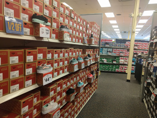 Shoe Store «Shoe Carnival», reviews and photos, 2100 S Gilbert Rd, Chandler, AZ 85233, USA