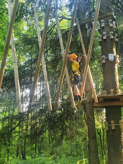 Sporta atrakciju parks 'Starp debesīm un zemi'