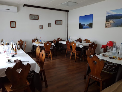 Hostal Restaurante Burguiyo - Carretera, N-403, km.102, 05110, Ávila, Spain