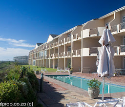 Lagoon Beach Hotel & Spa photo