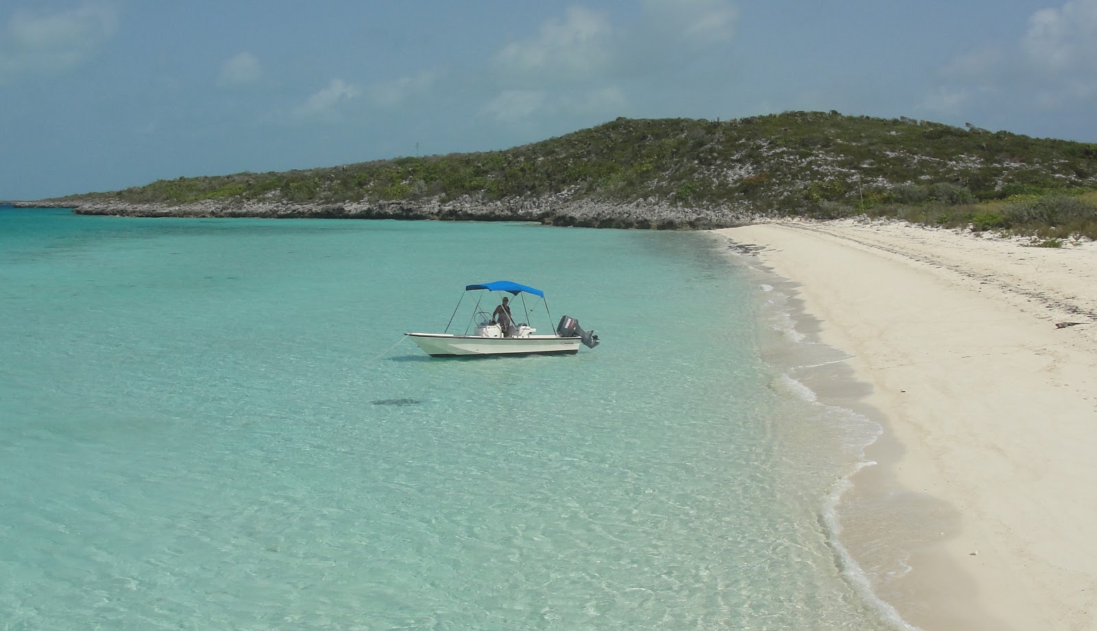 Foto van Iguana beach met wit fijn zand oppervlakte